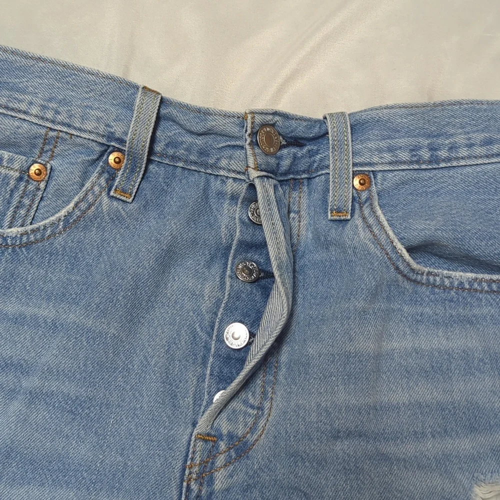 Levi's 501 Classic High Rise Button Fly Cut Off Distressed Shorts Light Wash